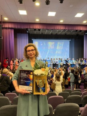 Андрей Чибис поздравил Наталью Лузай с победой в конкурсе "Воспитатель России"