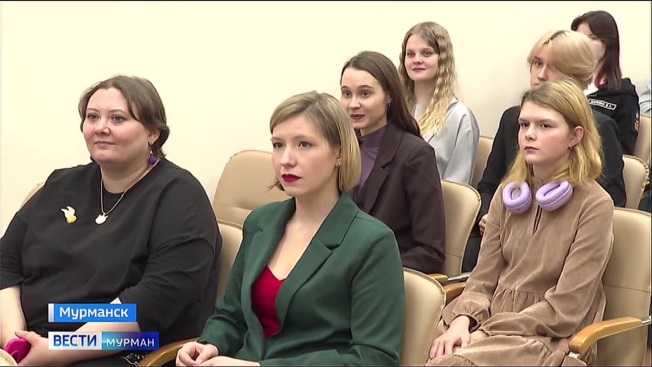 В Мурманске 40 самых активных волонтеров получили заслуженные награды