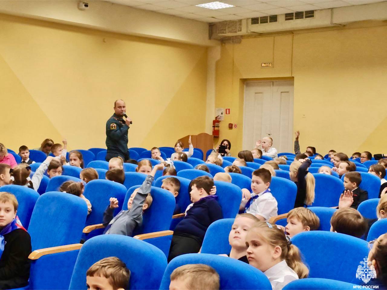 Детская безопасность - приоритет сотрудников #МЧСМурманск Детская безопасность - приоритет сотрудников #МЧСМурманск