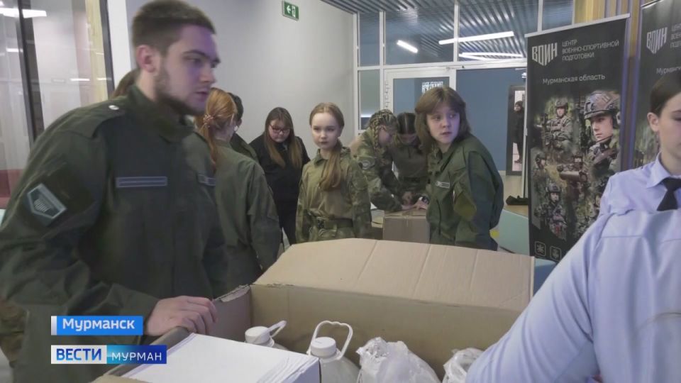 "Плечом к плечу": мурманские волонтеры собирают гуманитарную помощь для бойцов СВО