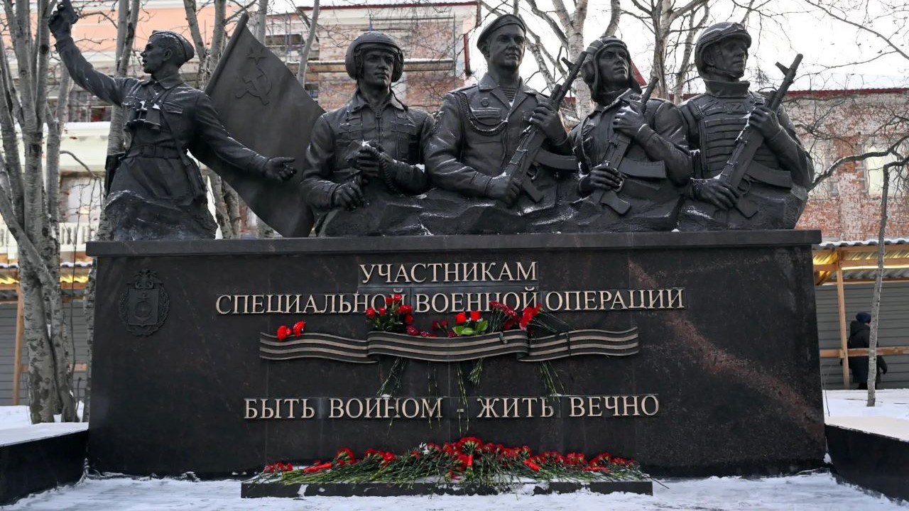 Владимир Евменьков: День Героев Отечества — символ благодарности тем, чьи подвиги вписаны в историю России Владимир Евменьков: День Героев Отечества — символ благодарности тем, чьи подвиги вписаны в историю России