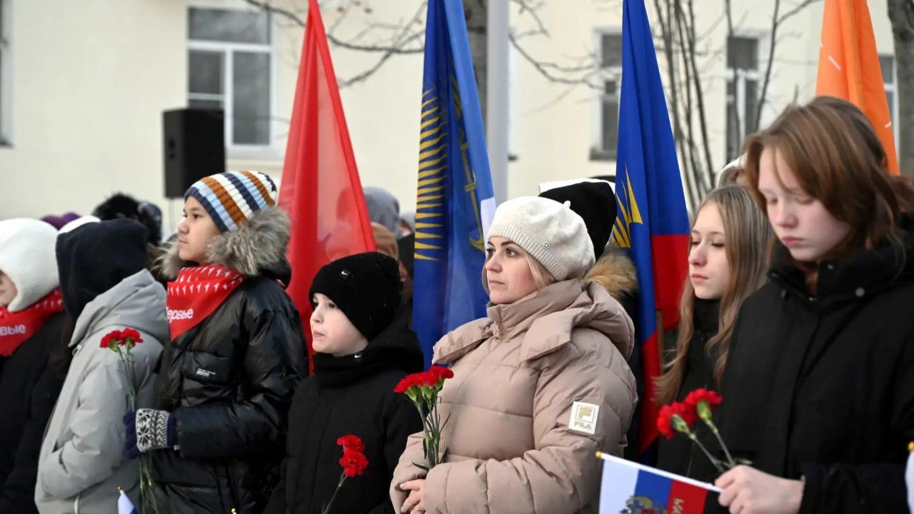 Владимир Евменьков: День Героев Отечества — символ благодарности тем, чьи подвиги вписаны в историю России Владимир Евменьков: День Героев Отечества — символ благодарности тем, чьи подвиги вписаны в историю России