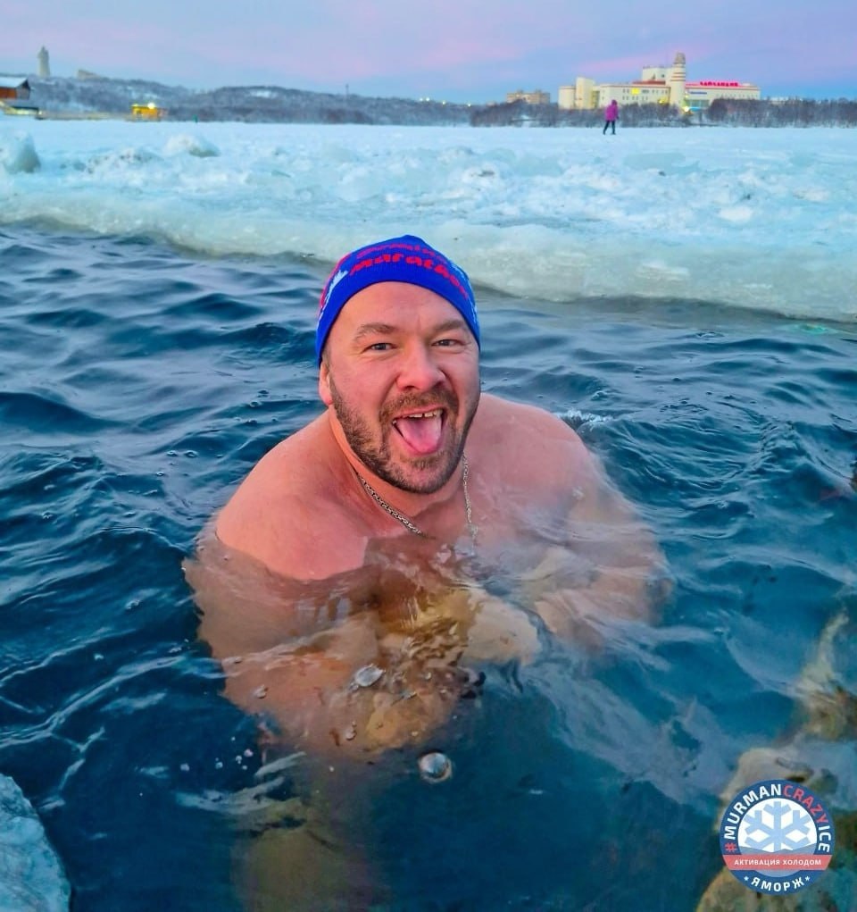 Мурманские моржи открыли сезон на Семеновском озере