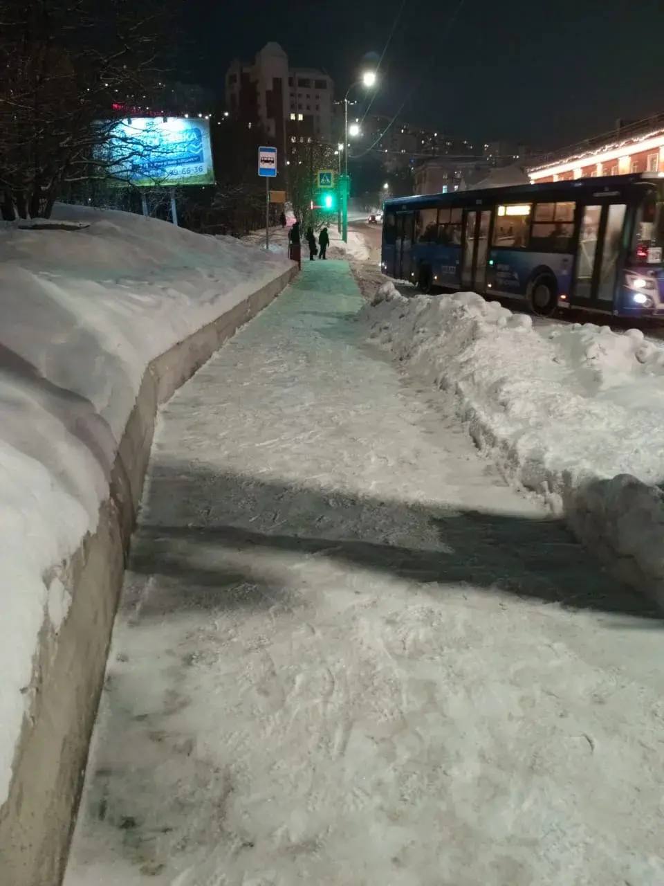 В Мурманске усилили работу по вывозу снега В Мурманске усилили работу по вывозу снега