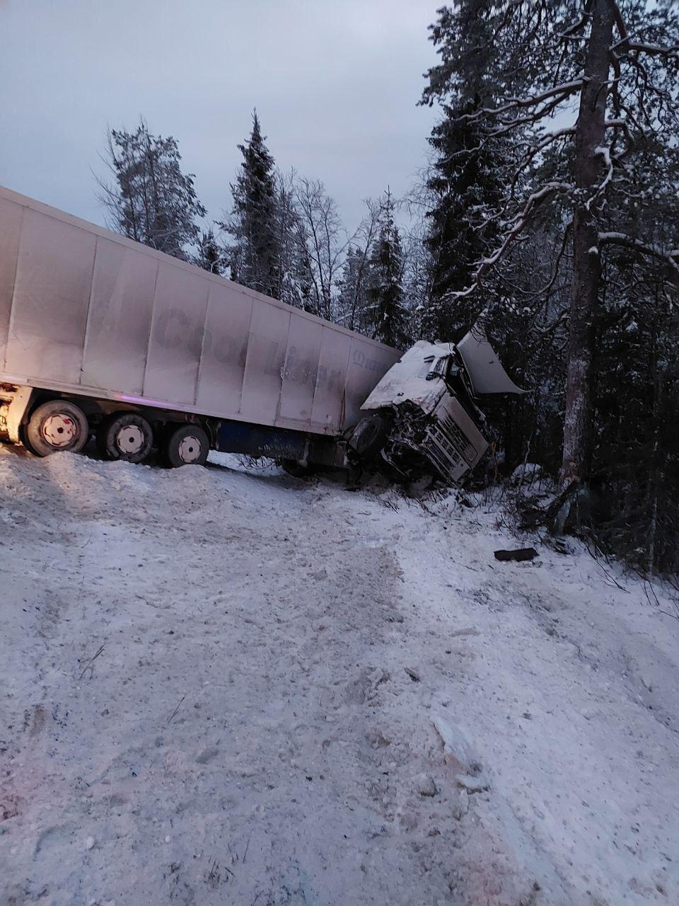 За сутки в Мурманской области произошло два серьезных ДТП: один человек погиб, еще один ранен За сутки в Мурманской области произошло два серьезных ДТП: один человек погиб, еще один ранен