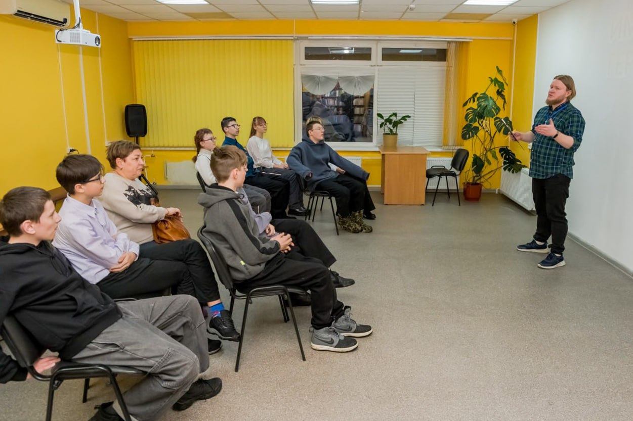 Узнать, какие истории скрываются за названиями улиц города-героя, смогли участники медиа-игры «Имена героев» в филиале № 25 Центральной городской библиотеки (ул Узнать, какие истории скрываются за названиями улиц города-героя, смогли участники медиа-игры «Имена героев» в филиале № 25 Центральной городской библиотеки (ул