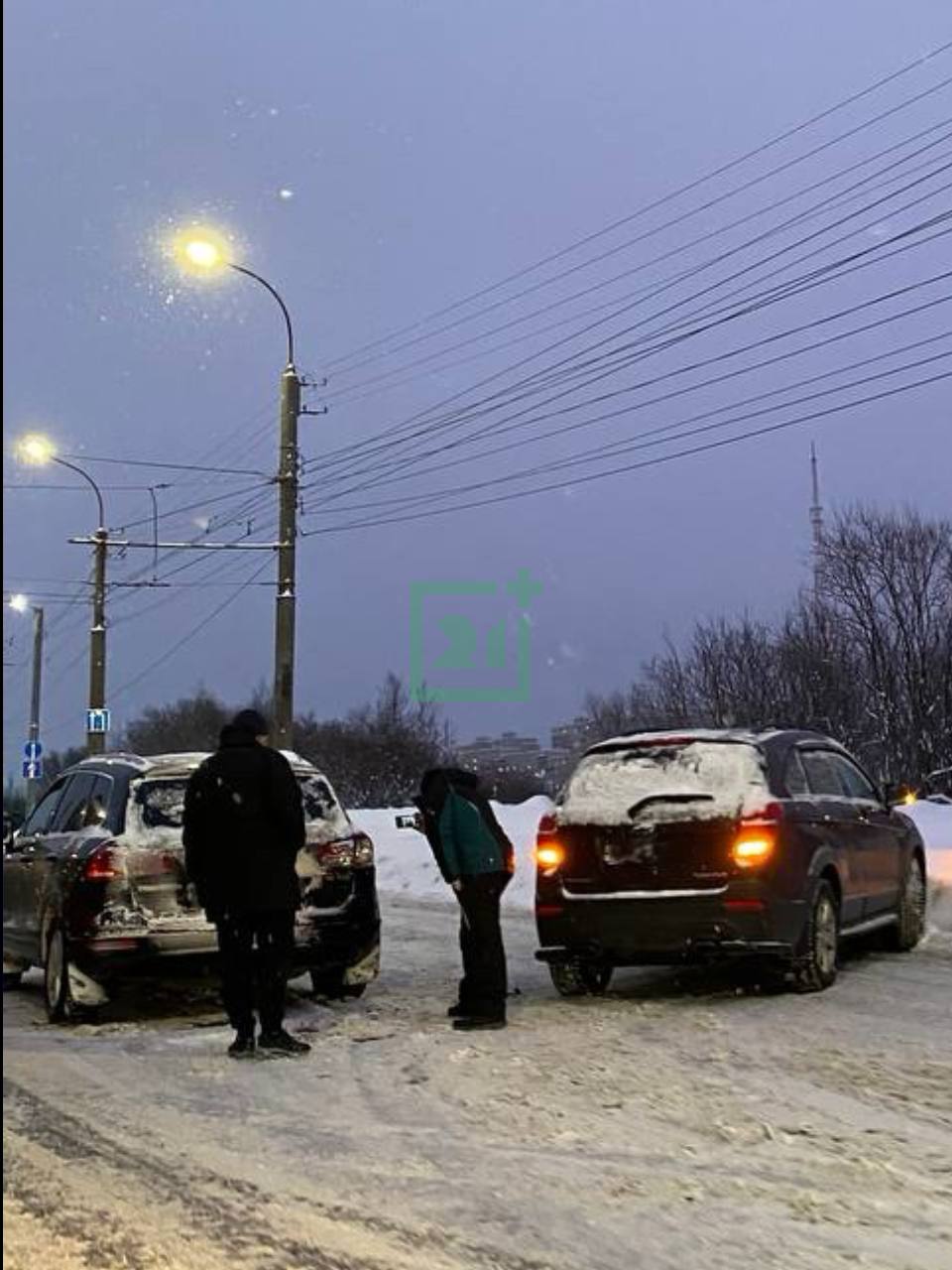 На Кольском проспекте в Мурманске остановились троллейбусы На Кольском проспекте в Мурманске остановились троллейбусы