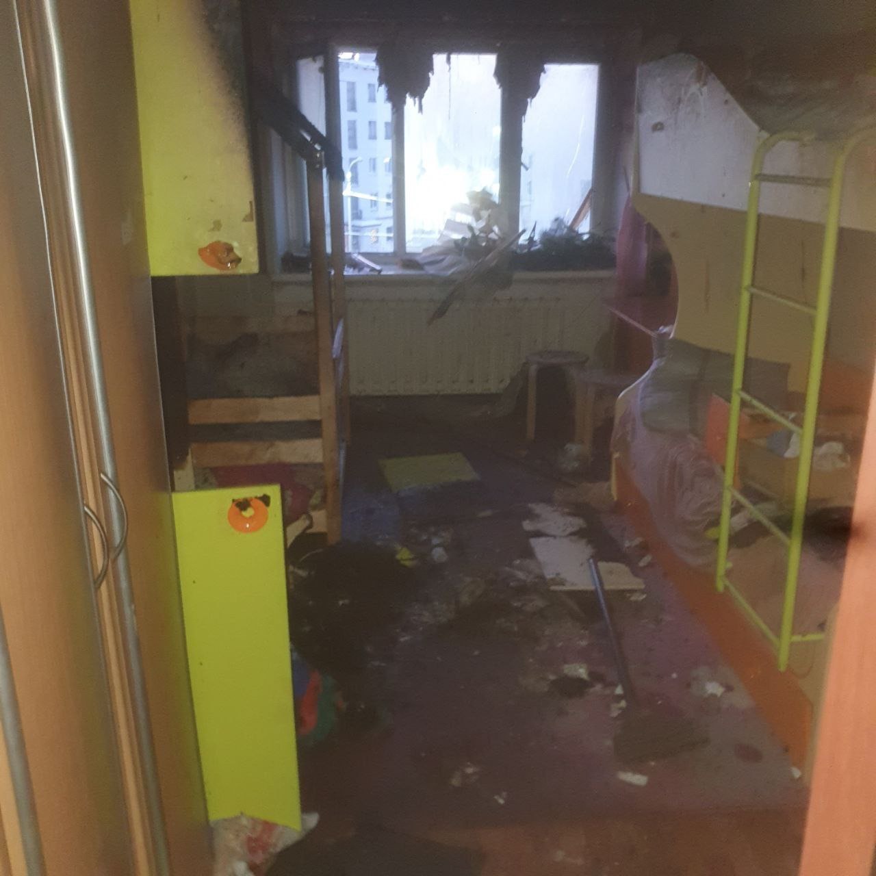 Пожар в пятиэтажке в Никеле унес жизнь кошки