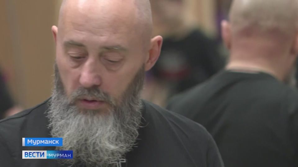 Мурманские казаки проводят уроки по фланкировке