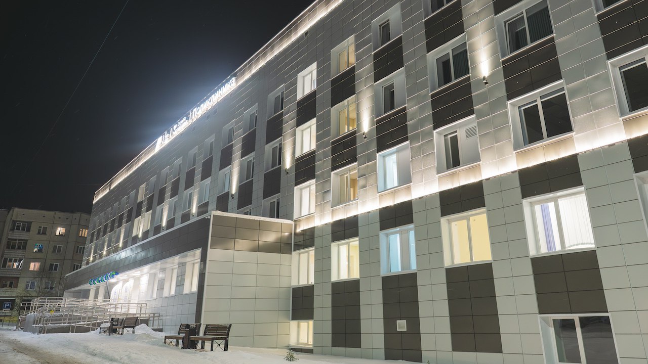 Губернатор Андрей Чибис осмотрел медучреждения, обновленные по плану "На Севере — жить!" Губернатор Андрей Чибис осмотрел медучреждения, обновленные по плану "На Севере — жить!"