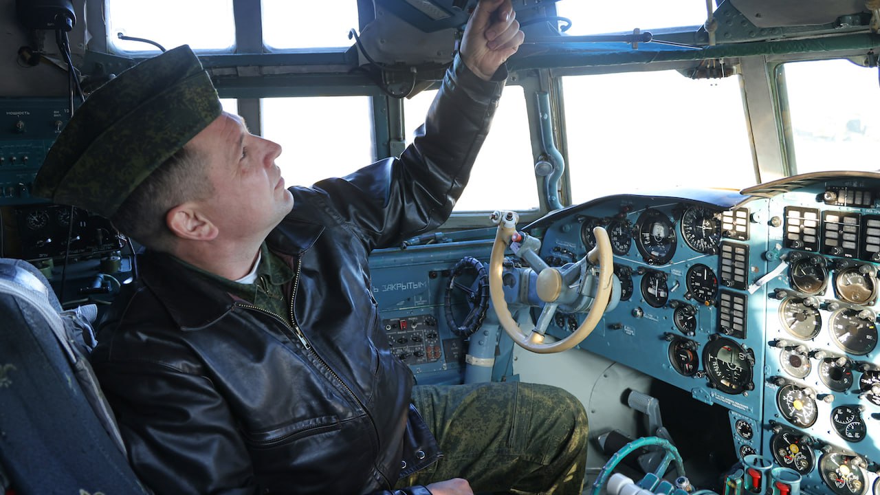 Кровь у летчиков должна быть холодной Кровь у летчиков должна быть холодной