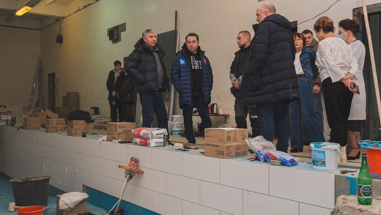 Губернатор Андрей Чибис осмотрел медучреждения, обновленные по плану "На Севере — жить!" Губернатор Андрей Чибис осмотрел медучреждения, обновленные по плану "На Севере — жить!"