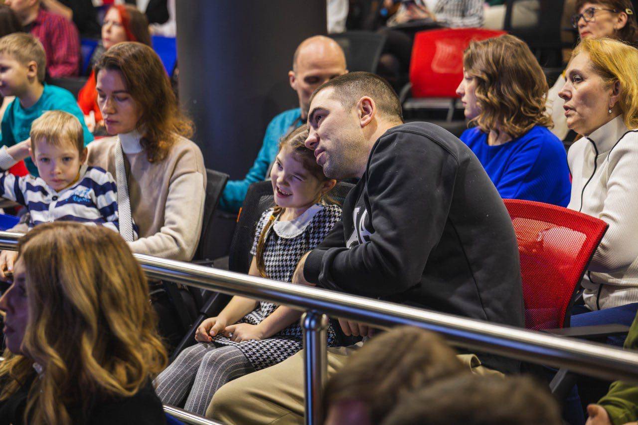 В Центре современного искусства «Сопки 21а» прошла церемония награждения победителей и участников Спартакиады дошколят-2025 В Центре современного искусства «Сопки 21а» прошла церемония награждения победителей и участников Спартакиады дошколят-2025