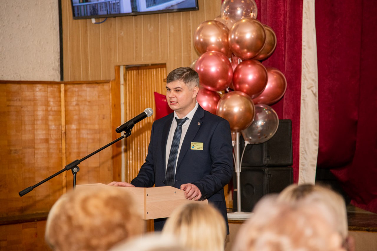 Гимназия № 2 отметила 90-летие! Гимназия № 2 отметила 90-летие!