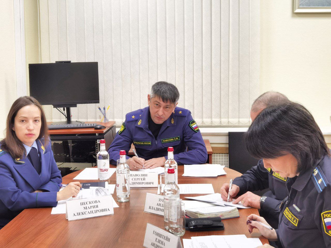 Прокурор Мурманской области Сергей Паволин совместно с и.о. руководителя регионального Управления Федеральной службы судебных приставов Андреем Зубовым провел прием граждан по вопросам соблюдения законов об исполнительном... Прокурор Мурманской области Сергей Паволин совместно с и.о. руководителя регионального Управления Федеральной службы судебных приставов Андреем Зубовым провел прием граждан по вопросам соблюдения законов об исполнительном...