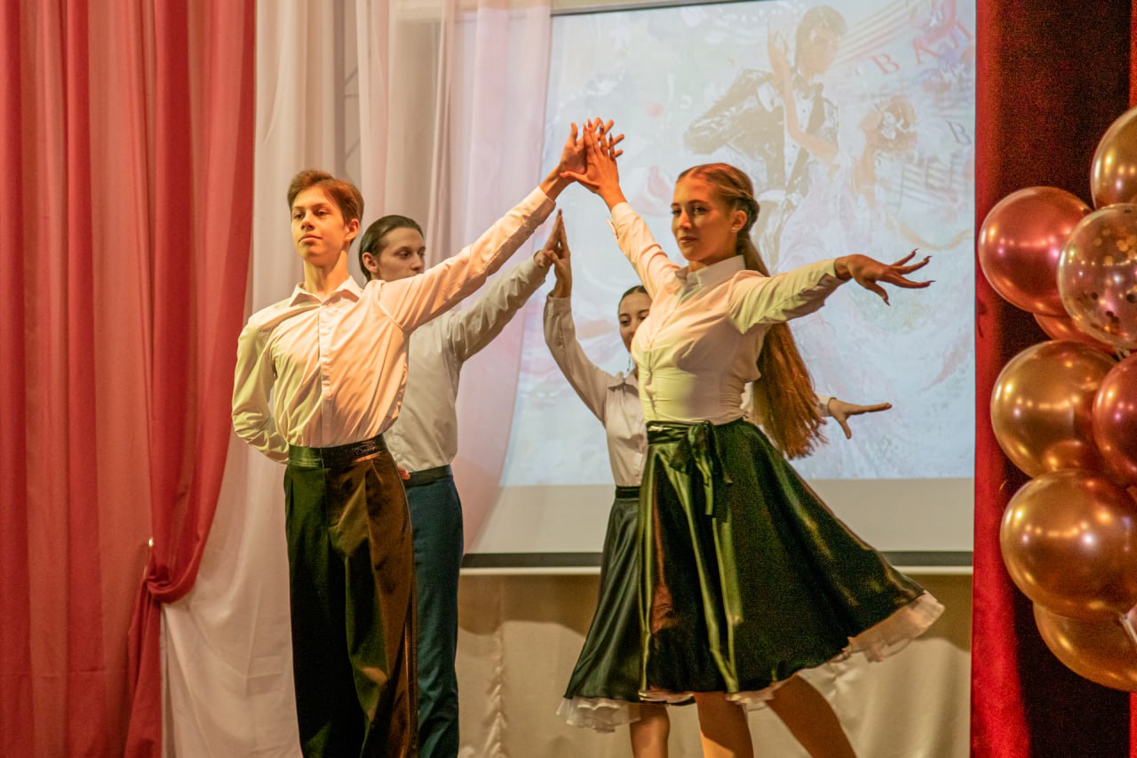 Гимназия № 2 отметила 90-летие! Гимназия № 2 отметила 90-летие!