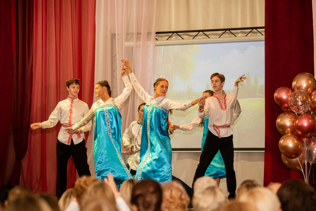 Гимназия № 2 отметила 90-летие! Гимназия № 2 отметила 90-летие!