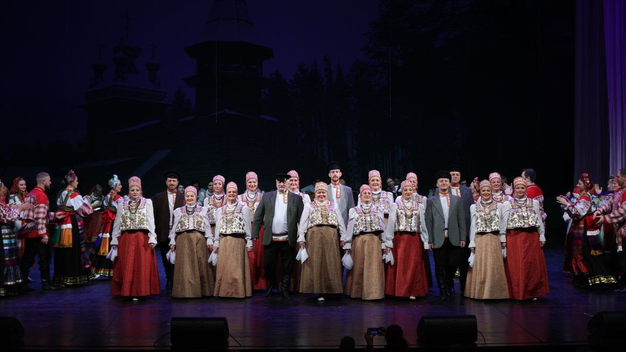 Мурманский ансамбль "Россия" занял первое место на всероссийском конкурсе в Архангельске