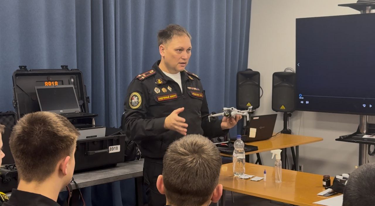 Военные следователи Северного флота провели для кадет занятие по криминалистике Военные следователи Северного флота провели для кадет занятие по криминалистике