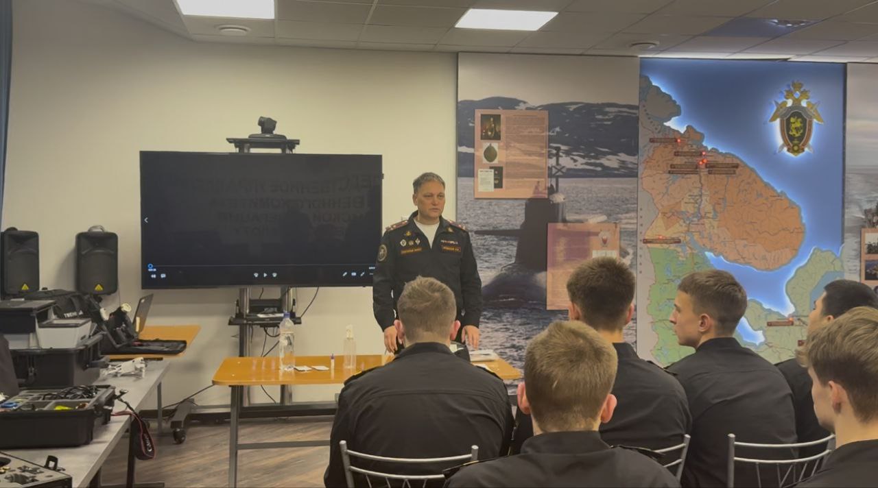 Военные следователи Северного флота провели для кадет занятие по криминалистике Военные следователи Северного флота провели для кадет занятие по криминалистике