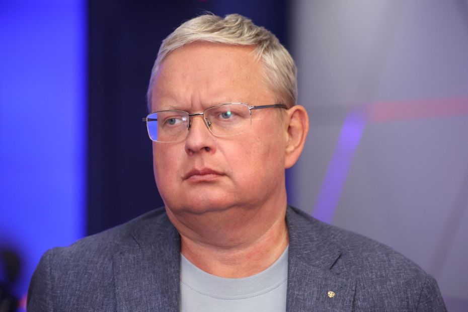 освобождение от новогодних штрафов: в Госдуме предлагают украсить подъезды без согласия жильцов