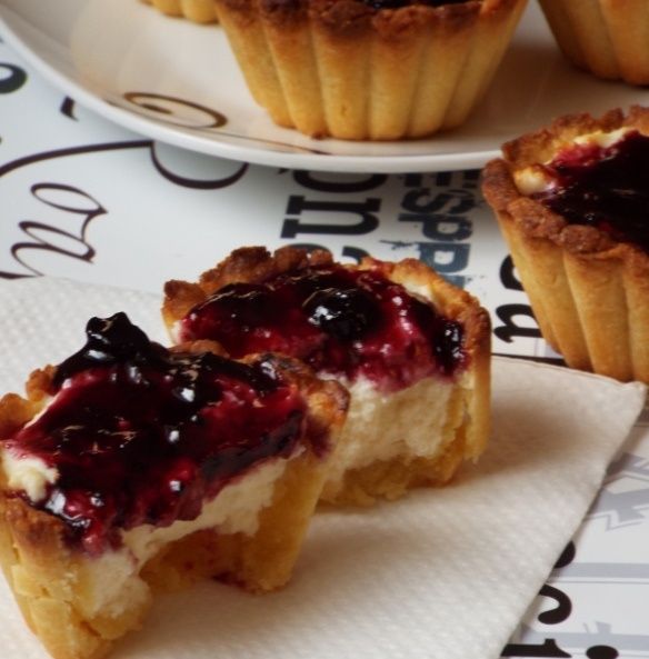 Песочные корзиночки с творожным кремом: угощение, способное покорить сердца