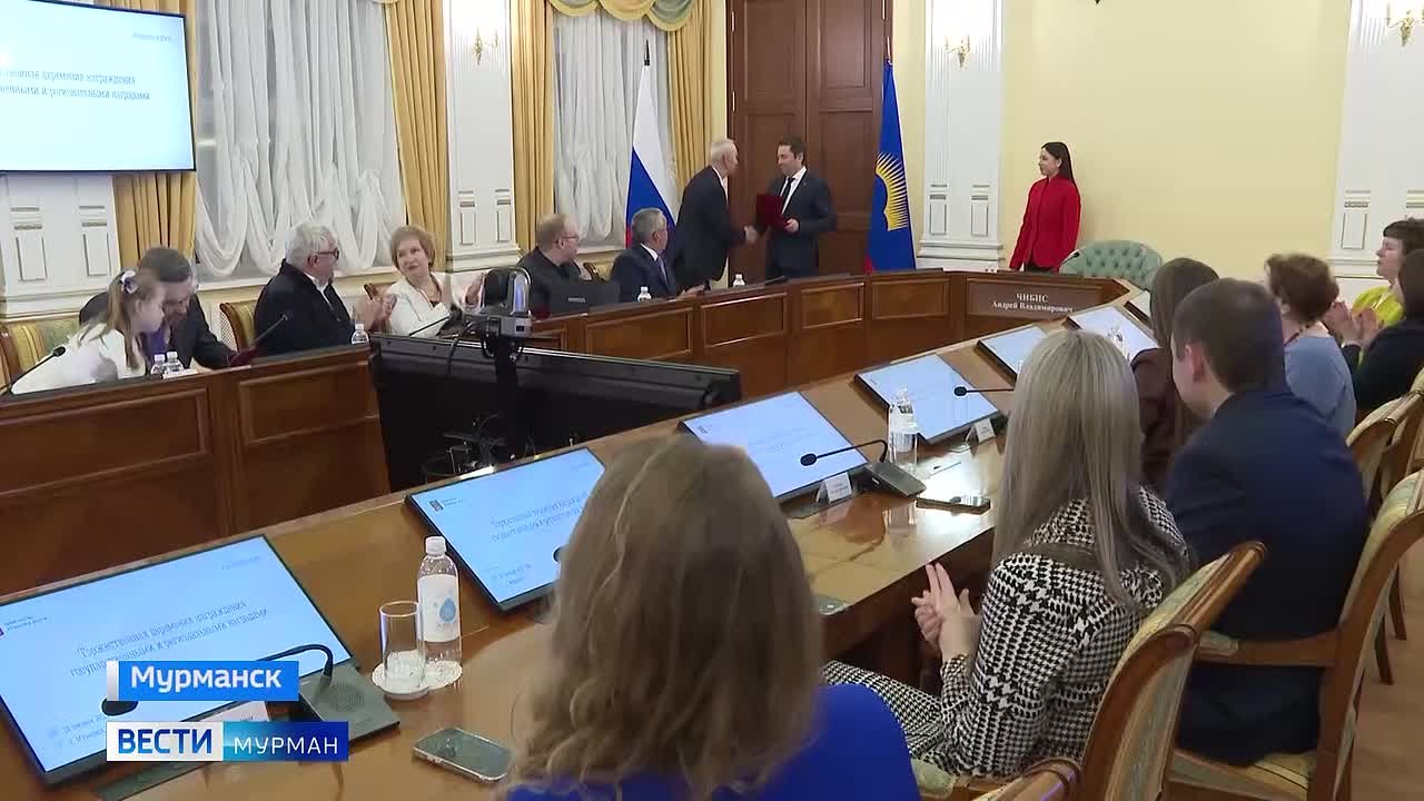 Андрей Чибис вручил государственные и региональные награды северянам, занятым в разных сферах деятельности