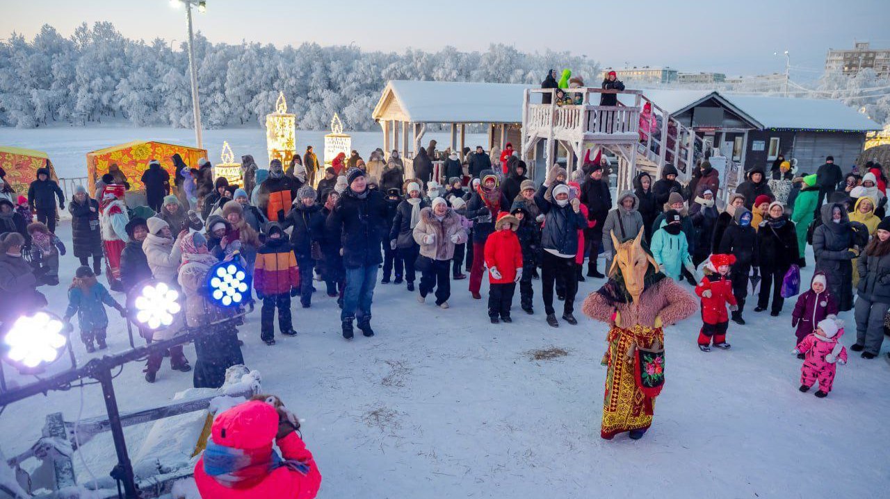 На Семеновском озере в Мурманске прошел праздник "Свет Христова Рождества" На Семеновском озере в Мурманске прошел праздник "Свет Христова Рождества"
