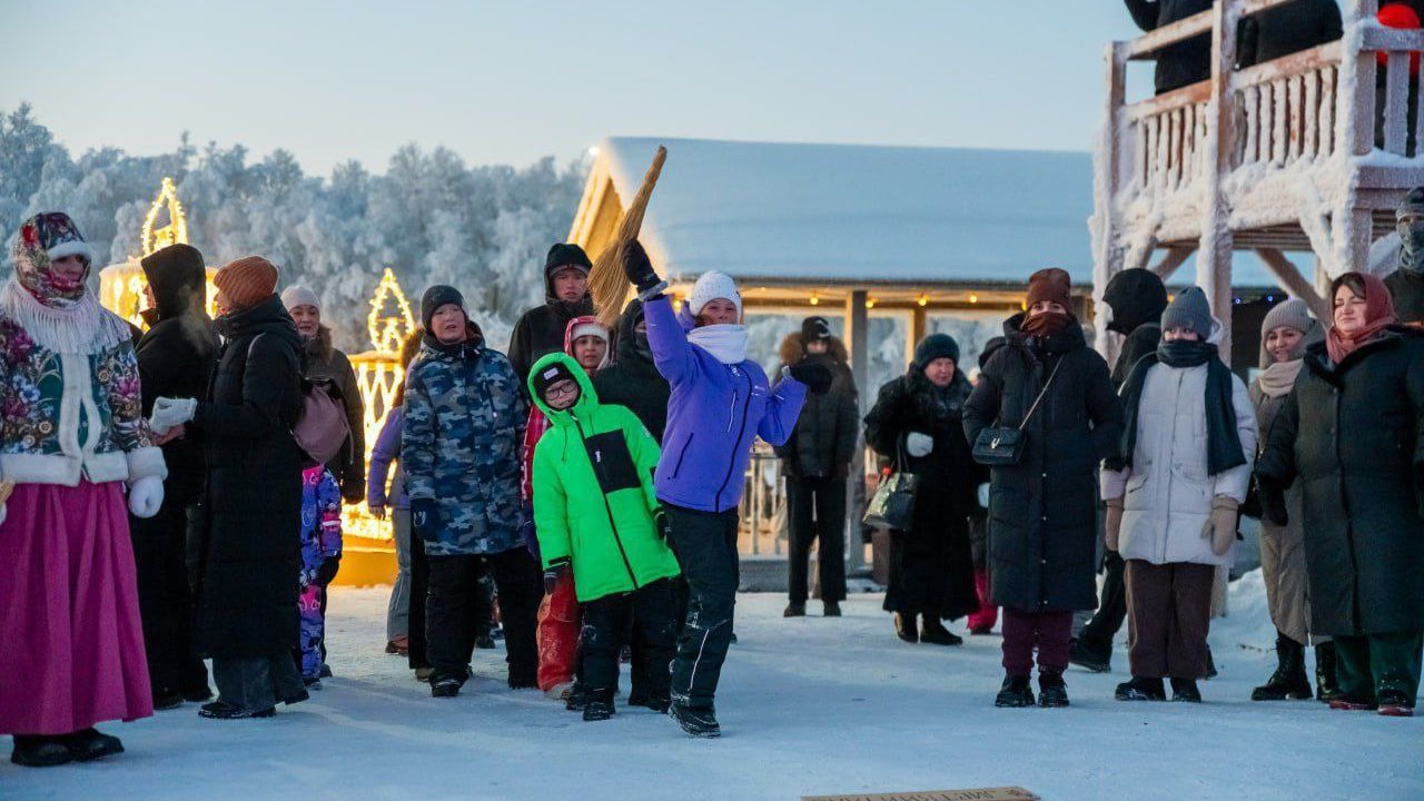 На Семеновском озере в Мурманске прошел праздник "Свет Христова Рождества" На Семеновском озере в Мурманске прошел праздник "Свет Христова Рождества"