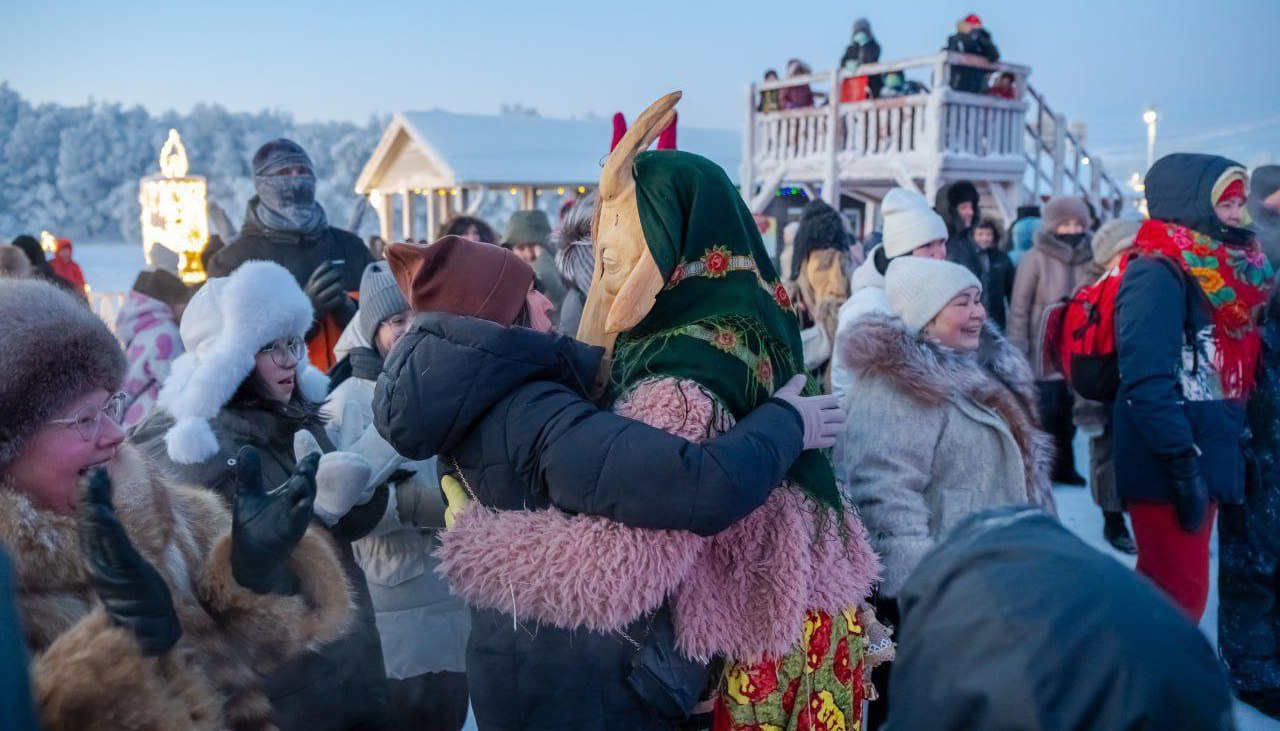 На Семеновском озере в Мурманске прошел праздник "Свет Христова Рождества" На Семеновском озере в Мурманске прошел праздник "Свет Христова Рождества"