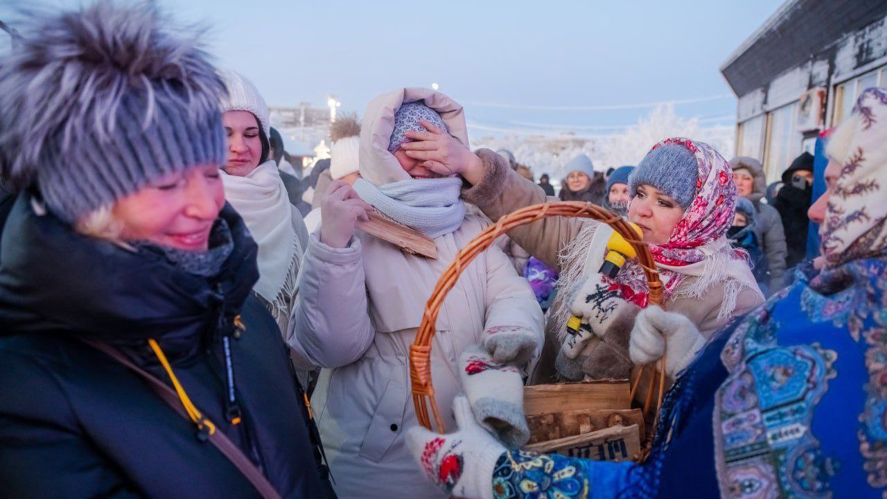 На Семеновском озере в Мурманске прошел праздник "Свет Христова Рождества" На Семеновском озере в Мурманске прошел праздник "Свет Христова Рождества"