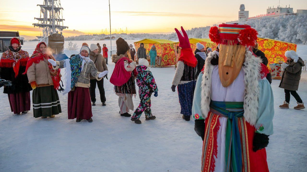 На Семеновском озере в Мурманске прошел праздник "Свет Христова Рождества" На Семеновском озере в Мурманске прошел праздник "Свет Христова Рождества"
