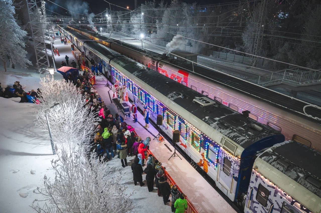 Новогодний чудо-поезд снова в Мурманске! Новогодний чудо-поезд снова в Мурманске!