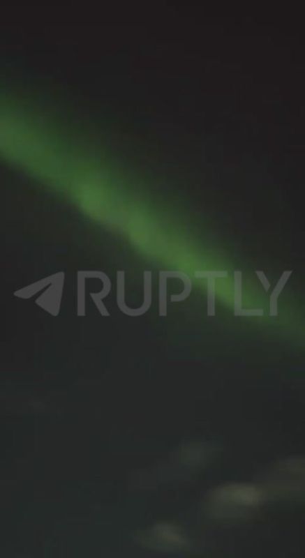 Танец Авроры: ночное небо над Мурманском озарило завораживающее северное сияние