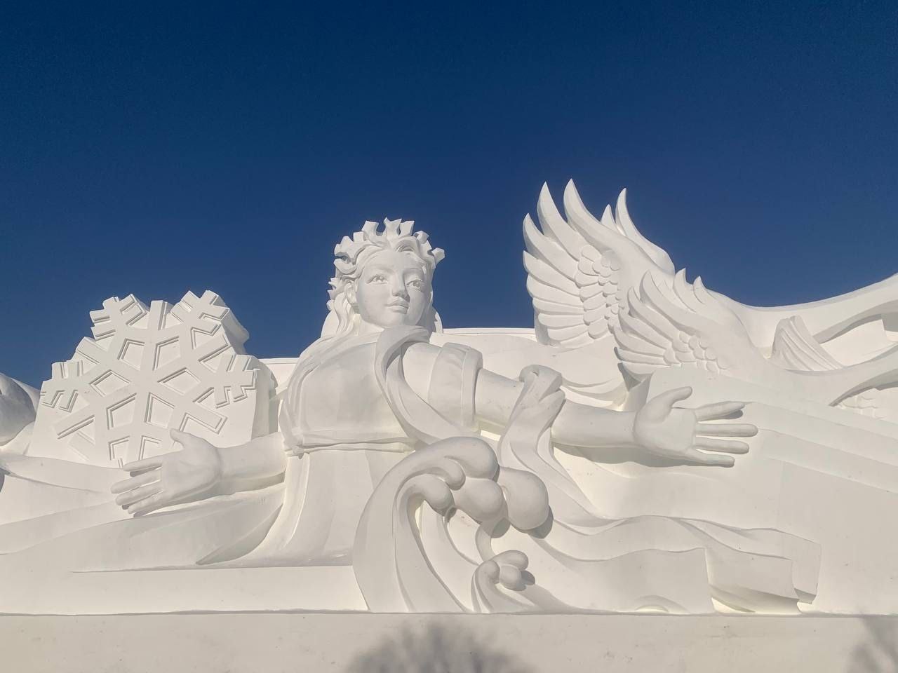 5 января состоялась церемония открытия 42-го Харбинского международного фестиваля снега и льда — главного в Китае и входящего в мировую тройку крупнейших мероприятий, посвященных зимнему искусству, культуре и туризму 5 января состоялась церемония открытия 42-го Харбинского международного фестиваля снега и льда — главного в Китае и входящего в мировую тройку крупнейших мероприятий, посвященных зимнему искусству, культуре и туризму