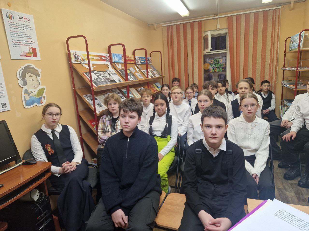 О самых трагических страницах истории северной столицы России узнали юные мурманчане: в детской библиотеке № 10 (пр О самых трагических страницах истории северной столицы России узнали юные мурманчане: в детской библиотеке № 10 (пр