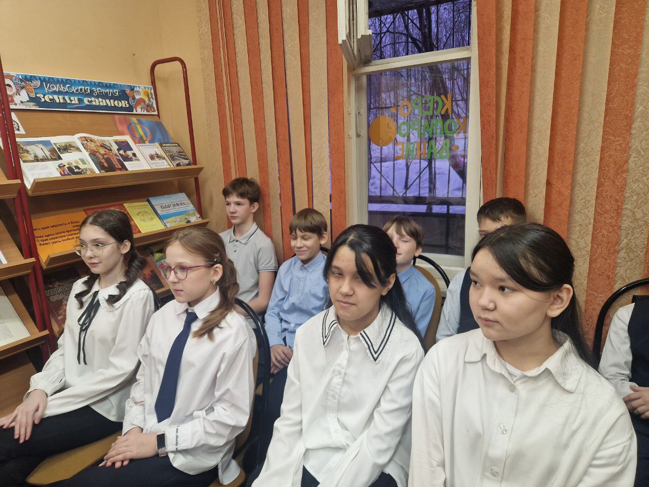 О самых трагических страницах истории северной столицы России узнали юные мурманчане: в детской библиотеке № 10 (пр О самых трагических страницах истории северной столицы России узнали юные мурманчане: в детской библиотеке № 10 (пр