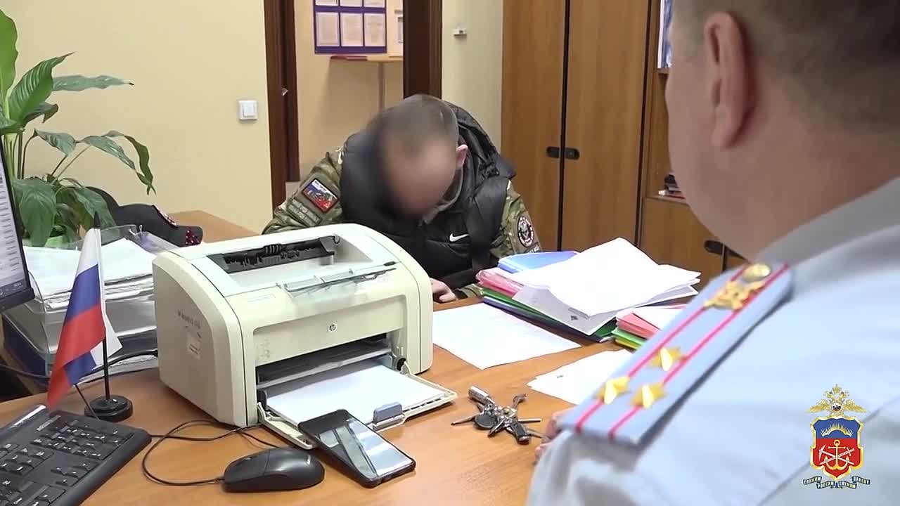 В Мурманске полицейские оказали помощь участнику СВО, утратившему документы во время боевых действий