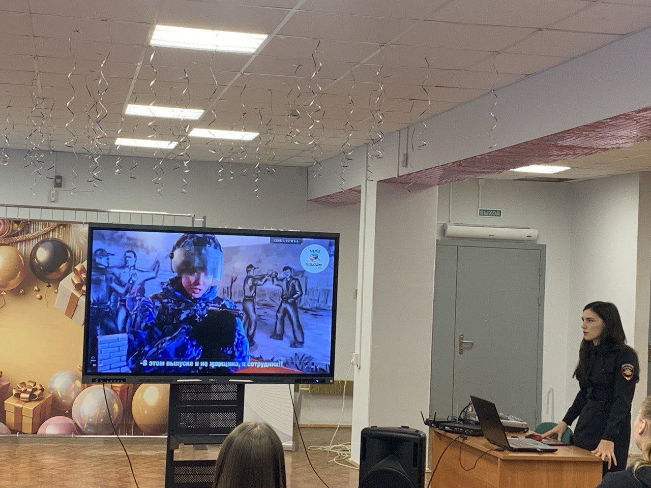 В Полярнозоринском районе прошел «Студенческий десант»: будущие энергетики узнали о возможностях службы в органах внутренних дел