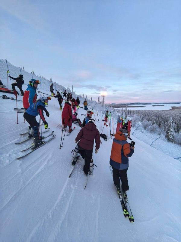 Команда Мурманской области – победитель общего зачета первенства СЗФО по горнолыжному спорту Команда Мурманской области – победитель общего зачета первенства СЗФО по горнолыжному спорту