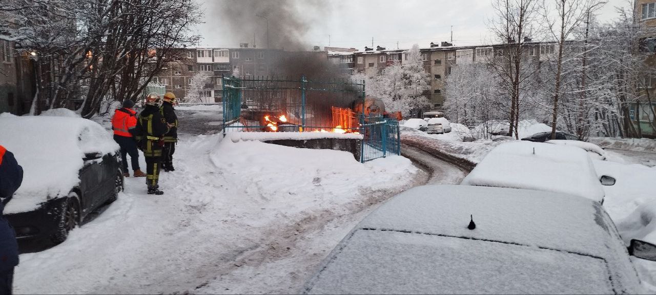В Мурманске на улице Аскольдовцев произошло возгорание газового оборудования В Мурманске на улице Аскольдовцев произошло возгорание газового оборудования