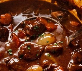 Говядина по-бургундски: практичное объяснение вкусного варианта на каждый день