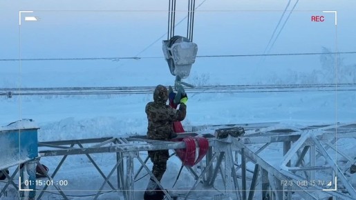 Первую постоянную опору ЛЭП установили на месте аварии в Мурманской области