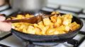 Домашние точно попросят добавки: простой секрет вкуснейшей жареной картошки