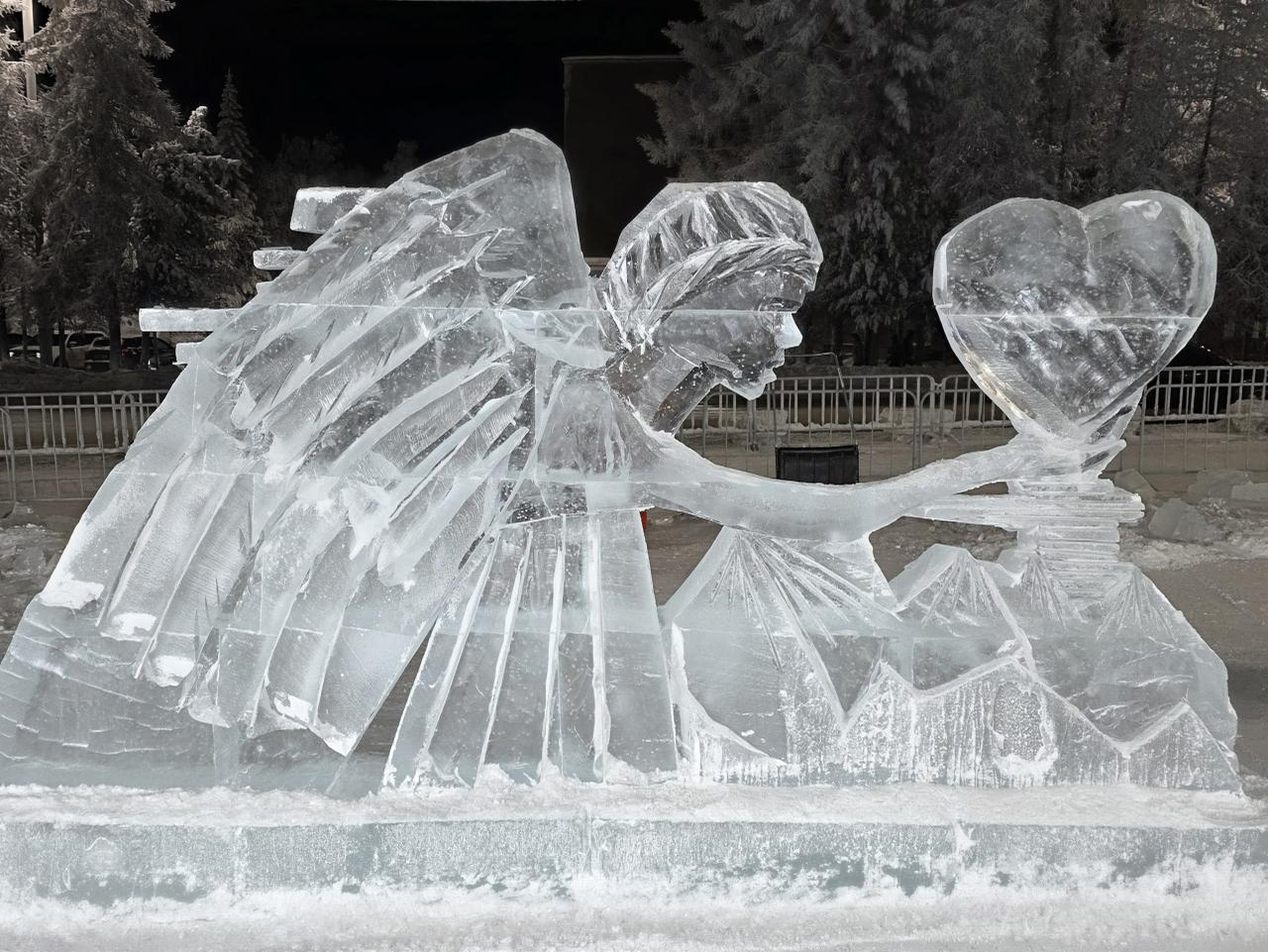 Мастера из разных городов России приняли участие в шоу-конкурсе "Бешеная пила" в Апатитах Мастера из разных городов России приняли участие в шоу-конкурсе "Бешеная пила" в Апатитах