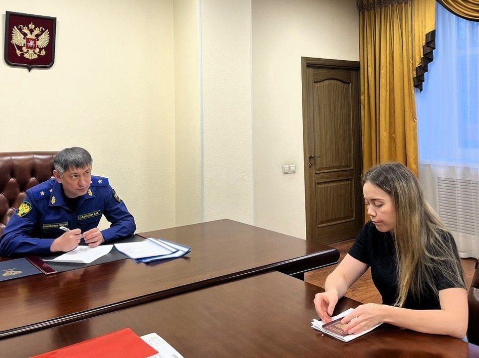 По поручению Президента Российской Федерации прокурор Мурманской области Сергей Паволин провёл личный приём граждан в приёмной Президента РФ в Мурманской области