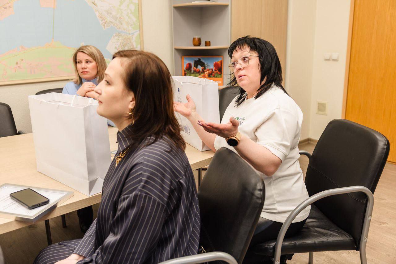 Сегодня глава города Мурманска Иван Лебедев поблагодарил мурманчан, которые своими руками создали праздничное настроение во дворах Сегодня глава города Мурманска Иван Лебедев поблагодарил мурманчан, которые своими руками создали праздничное настроение во дворах