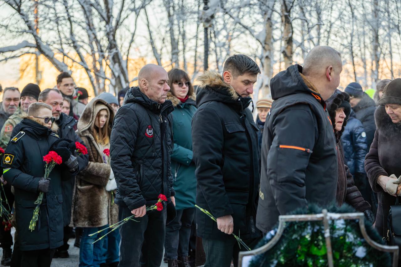 В Аллее памяти возле театра Северного флота прошел митинг, посвященный 37-летней годовщине вывода ограниченного контингента советских войск из республики Афганистан В Аллее памяти возле театра Северного флота прошел митинг, посвященный 37-летней годовщине вывода ограниченного контингента советских войск из республики Афганистан