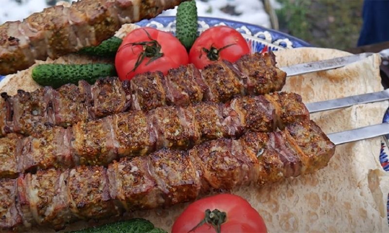 Шашлык по-узбекски с армянским вдохновением: восхитительное сочетание вкусов