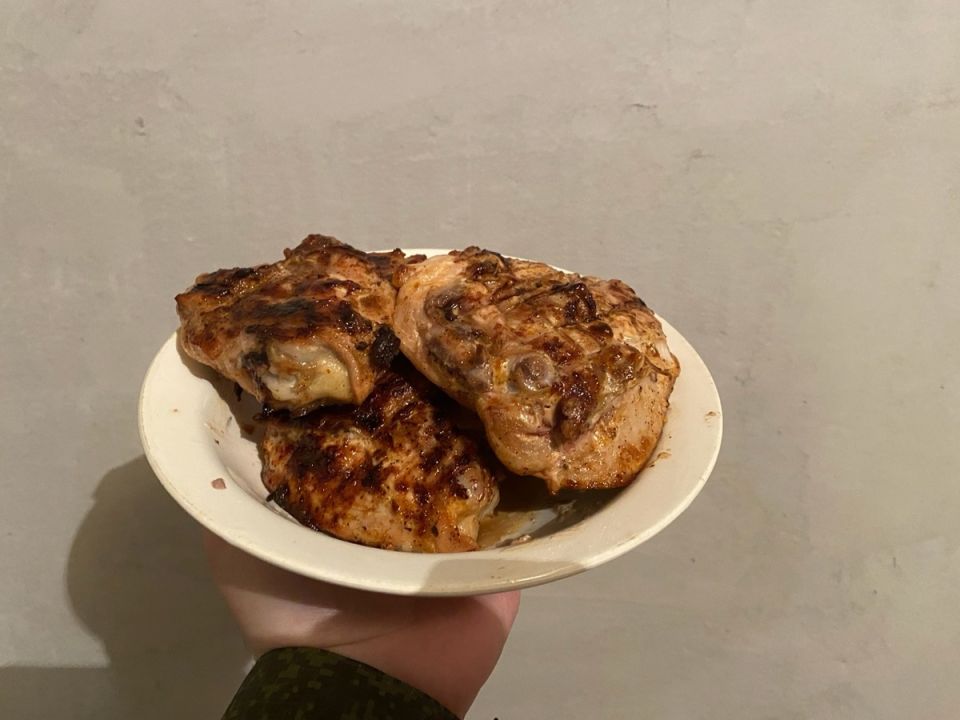 Идеальный летний шашлык: куриные бедра в маринаде